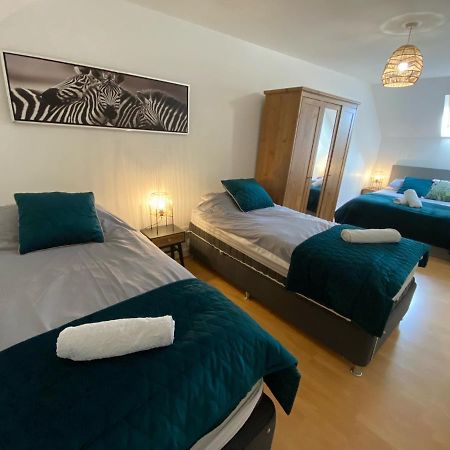 Modern Spacious Flat In Ipswich - Sleeps 6 - Parking Freston Eksteriør billede
